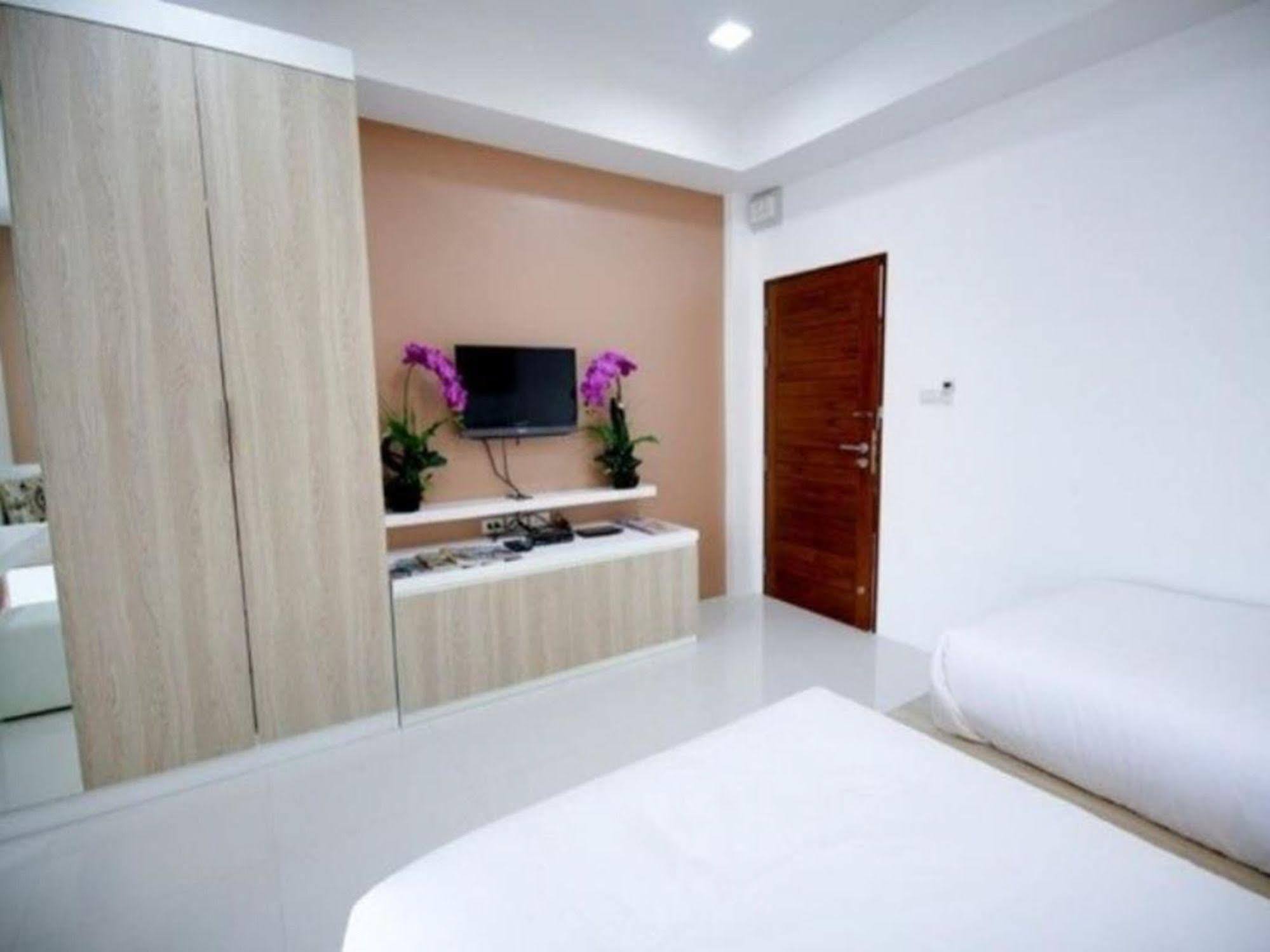 S5 Residence And Cafe Chalong Dış mekan fotoğraf