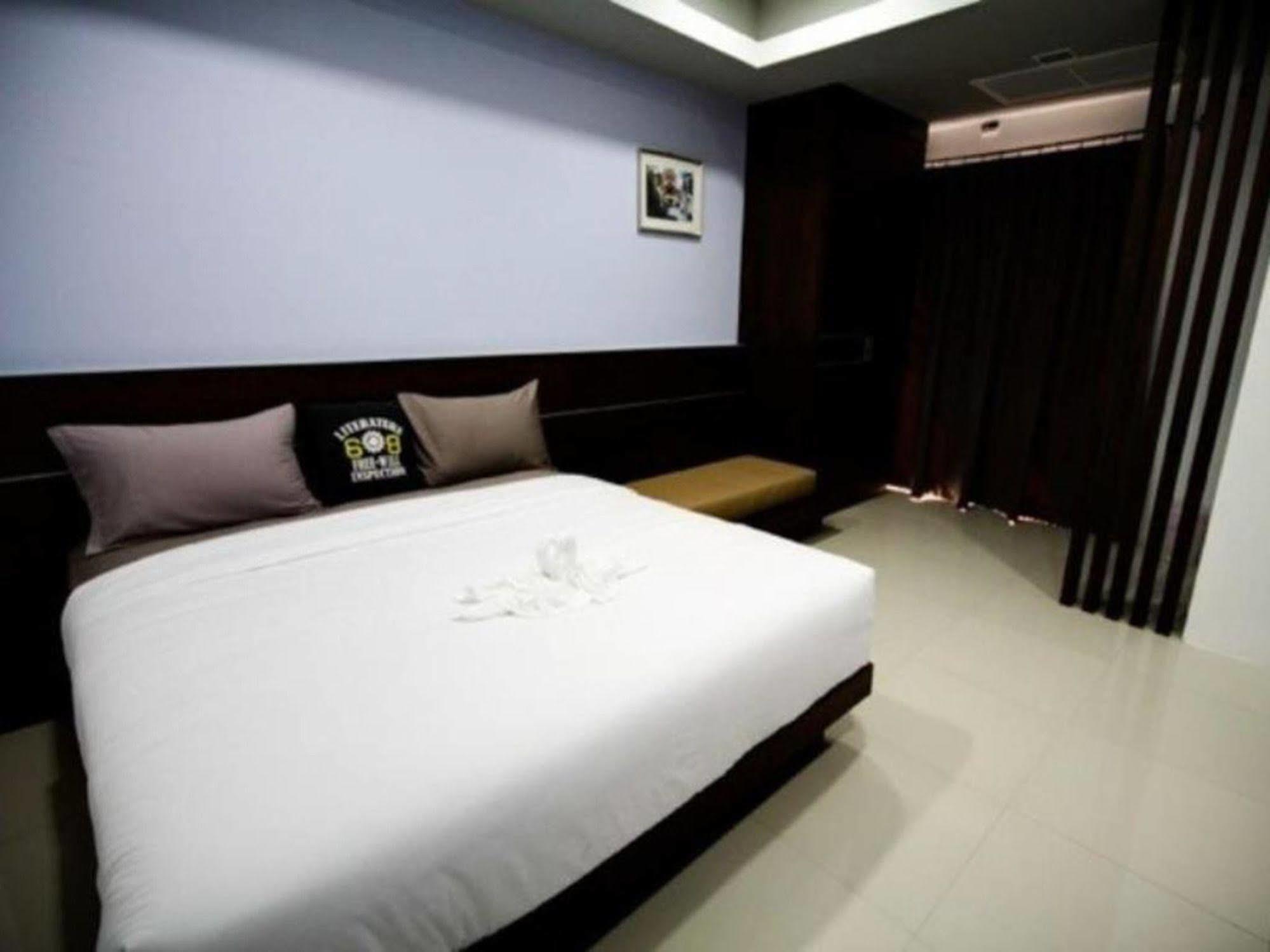 S5 Residence And Cafe Chalong Dış mekan fotoğraf